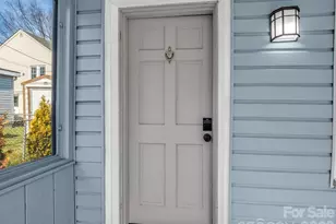 609 Edgewood Ave, Hendersonville, NC 28792 - Photo 5