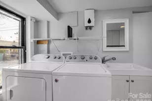 609 Edgewood Ave, Hendersonville, NC 28792 - Photo 13