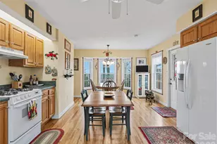 24 Abbey Ln, Hendersonville, NC 28739 - Photo 15