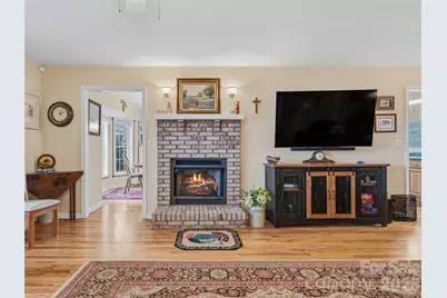 24 Abbey Lane, Hendersonville, NC 28739 - Photo 9