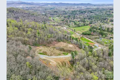 97 Yale Road, Hendersonville, NC 28739 - Photo 3