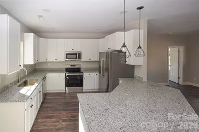 2362 21st Avenue NE, Hickory, NC 28601 - Photo 5