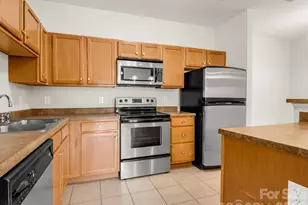 181 Brickton Village Cir, Fletcher, NC 28732 - Photo 5
