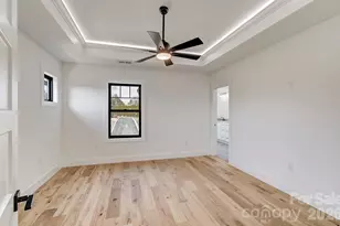 4 S Martha Kate Dr, Hendersonville, NC 28792 - Photo 7