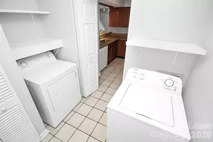 10913 Carmel Crossing Rd, Charlotte, NC 28226 - Photo 9