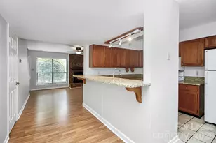 10913 Carmel Crossing Rd, Charlotte, NC 28226 - Photo 5