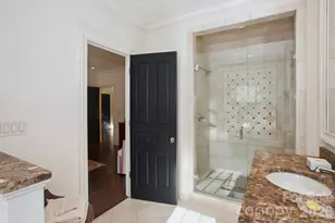 309 Hempstead Pl, Charlotte, NC 28207 - Photo 17