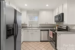 830 Faircrest Dr, Charlotte, NC 28210 - Photo 11