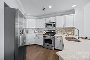 17929 Kings Point Dr, Cornelius, NC 28031 - Photo 15