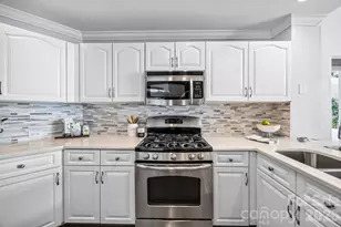 17929 Kings Point Dr, Cornelius, NC 28031 - Photo 13