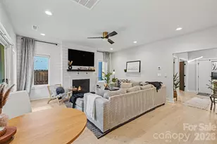 5024 Double Lakes Dr, Charlotte, NC 28212 - Photo 9