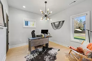 5024 Double Lakes Dr, Charlotte, NC 28212 - Photo 11