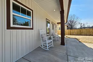 129 Woodlawn Dr, Statesville, NC 28677 - Photo 3