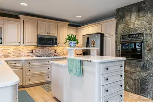 29 Longue Vue Ln, Canton, NC 28716 - Photo 9