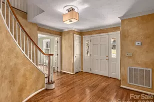 110 Glengary Dr, Flat Rock, NC 28731 - Photo 5