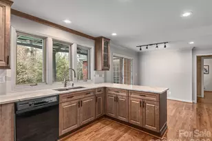 110 Glengary Dr, Flat Rock, NC 28731 - Photo 11