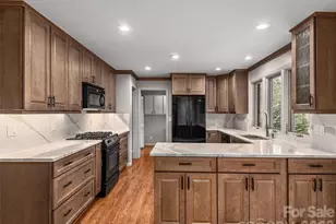 110 Glengary Dr, Flat Rock, NC 28731 - Photo 7