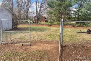 1011 Kiser Dairy Rd, Dallas, NC 28034 - Photo 13