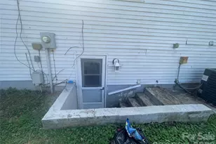 1221 Farmfield Ln, Charlotte, NC 28213 - Photo 13