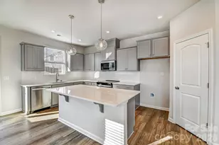 6106 Vasey St, Charlotte, NC 28269 - Photo 3