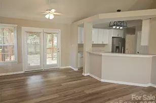 3604 Edmund Ct, Matthews, NC 28105 - Photo 5