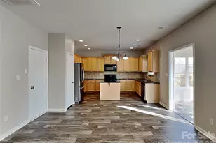 3721 Amber Meadows Dr, Charlotte, NC 28269 - Photo 5