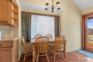 125 Townhouse Dr, Burnsville, NC 28714 - Photo 9