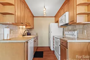 125 Townhouse Dr, Burnsville, NC 28714 - Photo 11