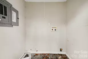 427 Whispering Pines Dr, Charlotte, NC 28217 - Photo 21