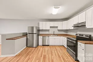 427 Whispering Pines Dr, Charlotte, NC 28217 - Photo 7