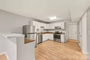 427 Whispering Pines Dr, Charlotte, NC 28217 - Photo 9