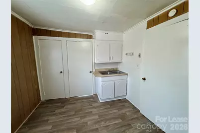 615 W Davidson Avenue, Gastonia, NC 28052 - Photo 7