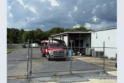 979 E Liberty Street, York, SC 28745 - Photo 3