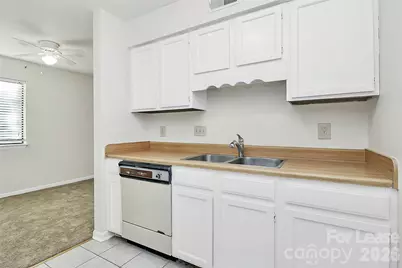 6121 Heathstone Lane #B, Charlotte, NC 28210 - Photo 9