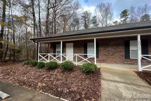 2013 Grandhaven Dr, Mount Holly, NC 28120 - Photo 1