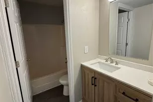 2022 Harvest Ln, Charlotte, NC 28210 - Photo 9