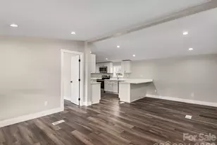 22 Honey Locust Ln, Candler, NC 28715 - Photo 9