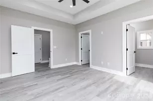 1949 Colonial Ln, Hickory, NC 28601 - Photo 9