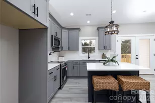 1949 Colonial Ln, Hickory, NC 28601 - Photo 3