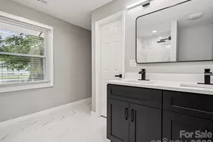 2000 Tyvola Rd, Charlotte, NC 28210 - Photo 29