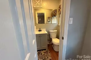 1235 27th Ave NE, Hickory, NC 28601 - Photo 17