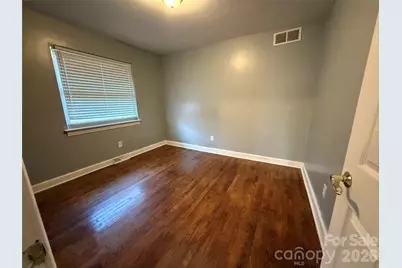 1235 27th Avenue NE, Hickory, NC 28601 - Photo 13