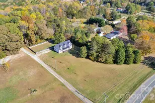 513 Weathers Creek Rd, Troutman, NC 28166 - Photo 5