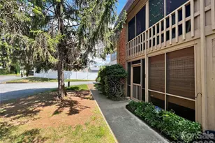 427 6th Ave W, Hendersonville, NC 28739 - Photo 1