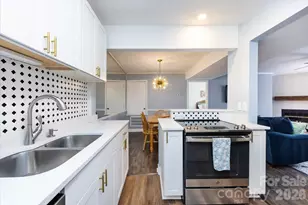 1608 Sharon Rd W, Charlotte, NC 28210 - Photo 7