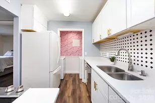 1608 Sharon Rd W, Charlotte, NC 28210 - Photo 9