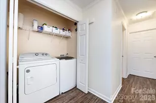 2566 Carya Pond Ln, Charlotte, NC 28212 - Photo 19