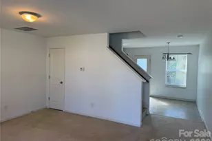 1240 Pinehaven Ct, Charlotte, NC 28215 - Photo 5