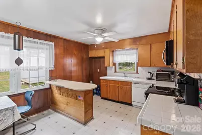 8224 Carrolwood Drive, Charlotte, NC 28217 - Photo 9