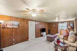 8224 Carrolwood Dr, Charlotte, NC 28217 - Photo 5